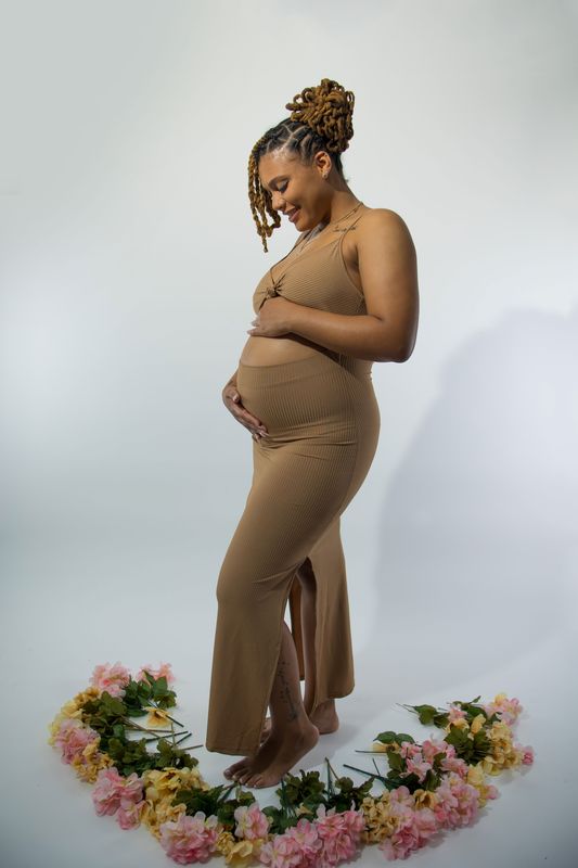 Maternity photography by Swavey Shots
